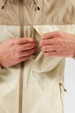 Fjallraven Mens High Coast Wind Jacket -North Trail Outfitters a1614092 1114 t