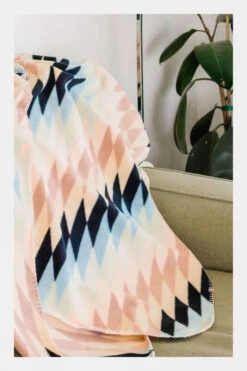 Slowtide White Sands Blanket -North Trail Outfitters a35241488787o