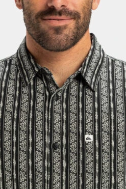 Quiksilver Mens Street Way Short Sleeve Shirt -North Trail Outfitters b12bcc0185 7087 g