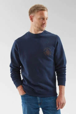 Mens Escapism Sweatshirt -North Trail Outfitters b12bea0100 4444 w