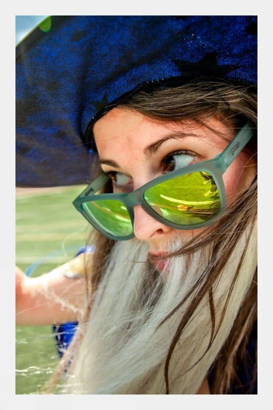 Goodr Sunbathing With Wizards Sunglasses 6 Goodr Sunbathing With Wizards Sunglasses - Image 4